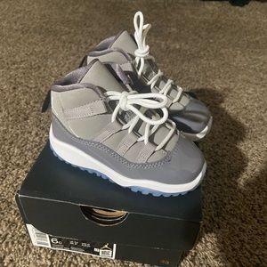 Cool Greys 6c Worn Once